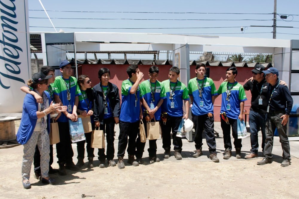 Segundo lugar, Colegio Metodista William Taylor: Brayan Elgueda, Michael Quiñones, David Carvallo, Diego Caroca y Marco Ayala.