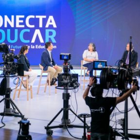 Conecta Educar 2023: Seminario internacional abordará la nuevas tecnologías para la educación, la problemática de la deserción escolar y las posibilidades del metaverso